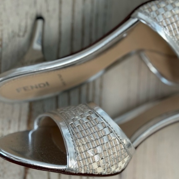 Women’s Fendi Metallic silver Kitten heels Size 37.5 - Picture 13 of 17